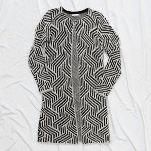 Sioni Black & White Geometric Long Eyelash Sweater Size S